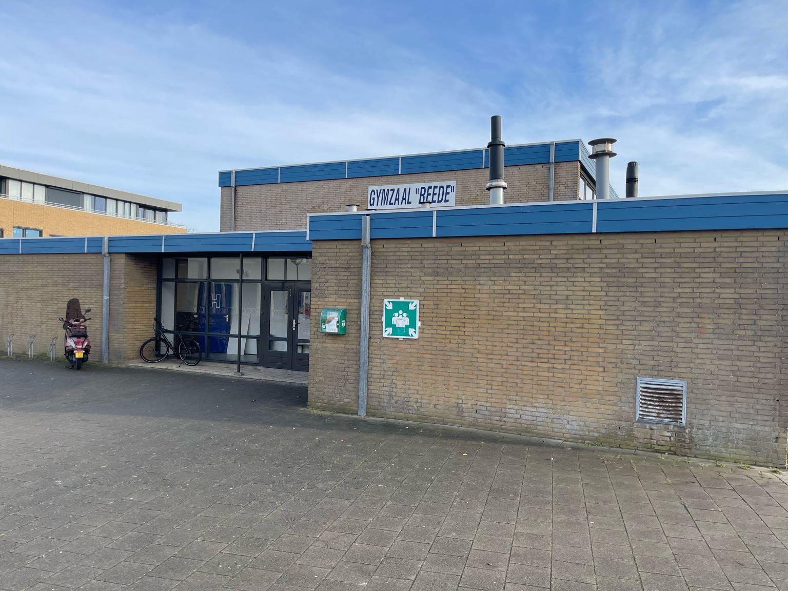 Stembureau in Gymzaal Reede.